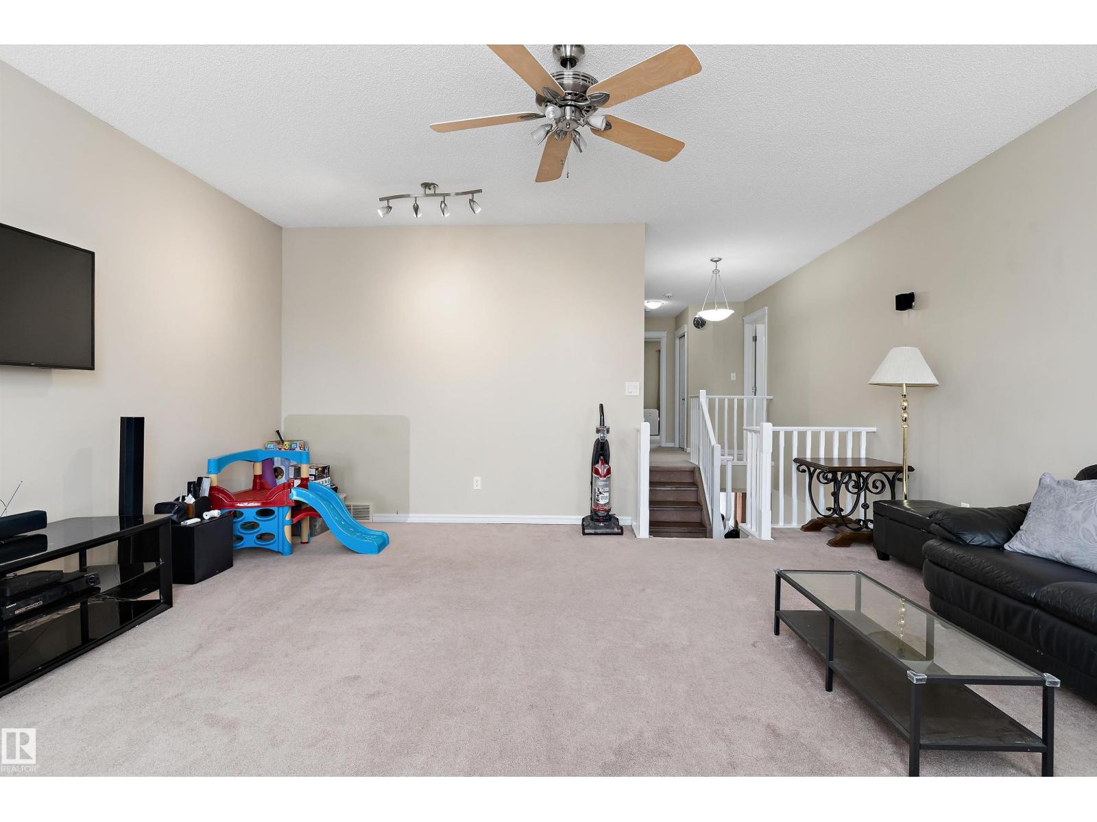 8521 8 AV SW - Image 16