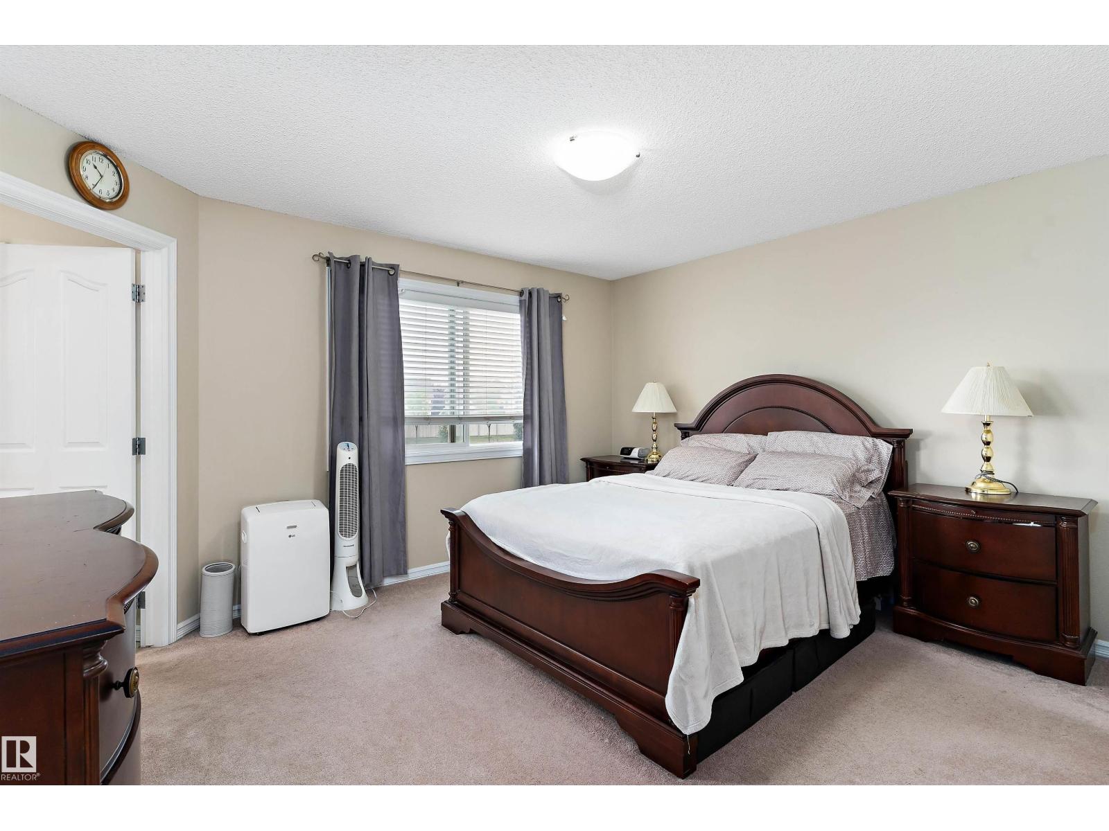 8521 8 AV SW - Image 17