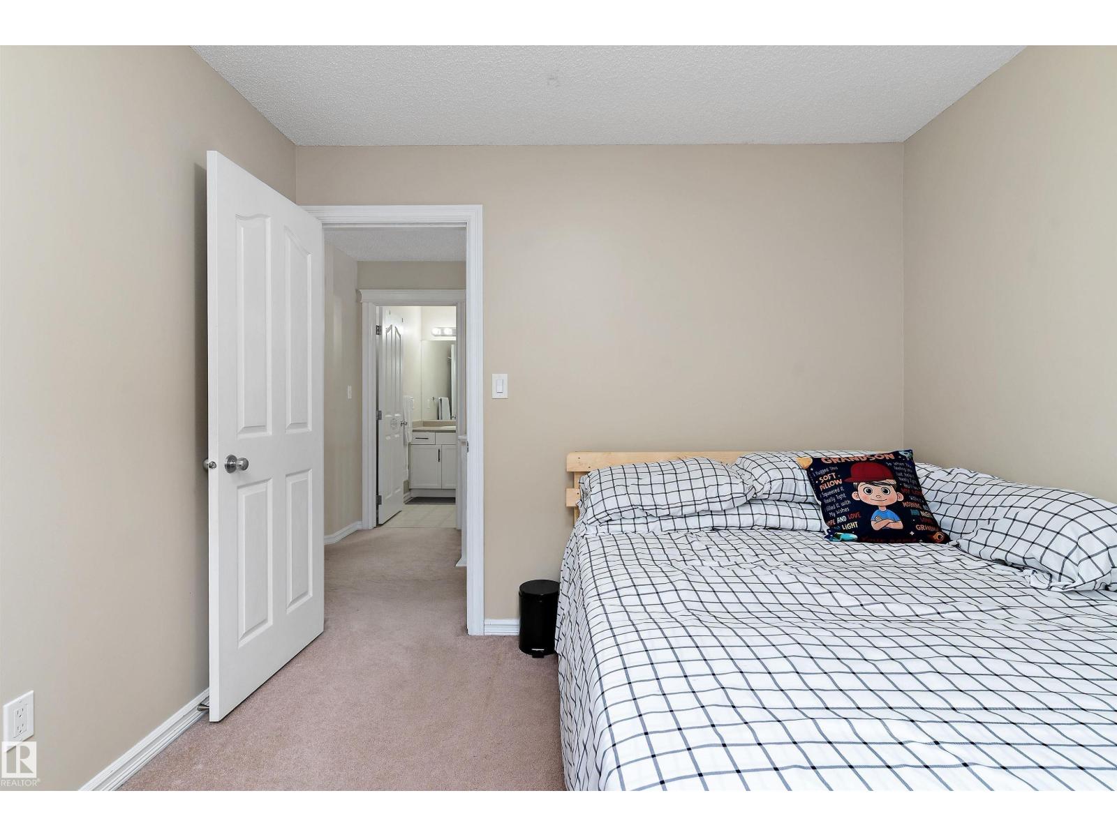 8521 8 AV SW - 23