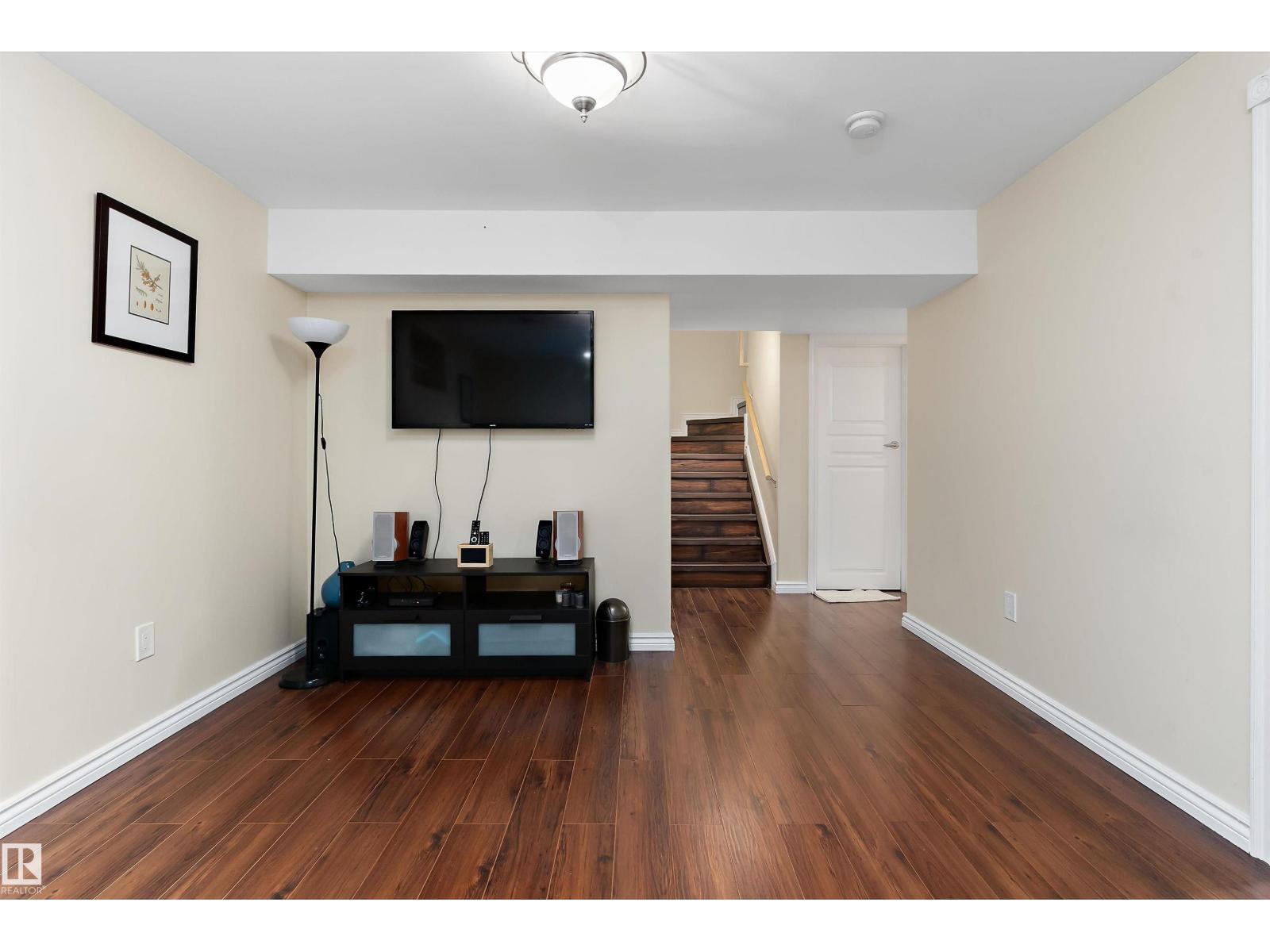 8521 8 AV SW - 26