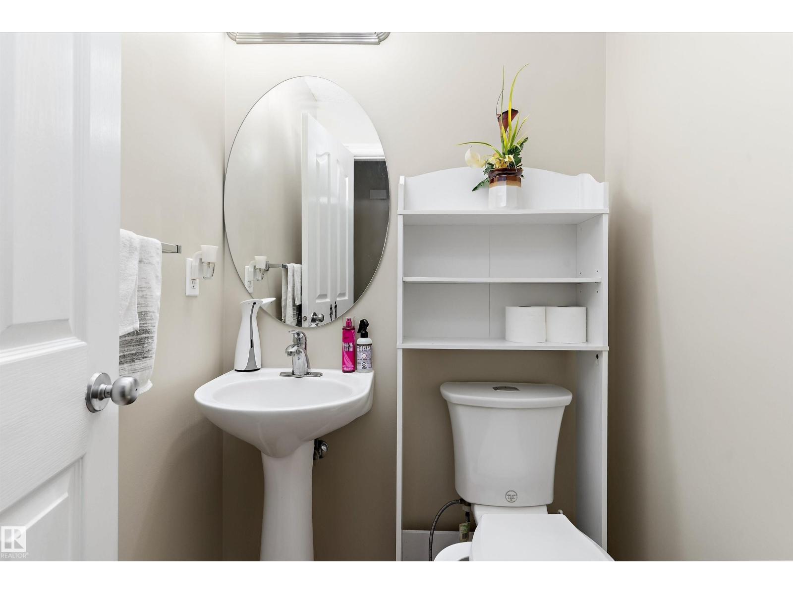 8521 8 AV SW - Image 27