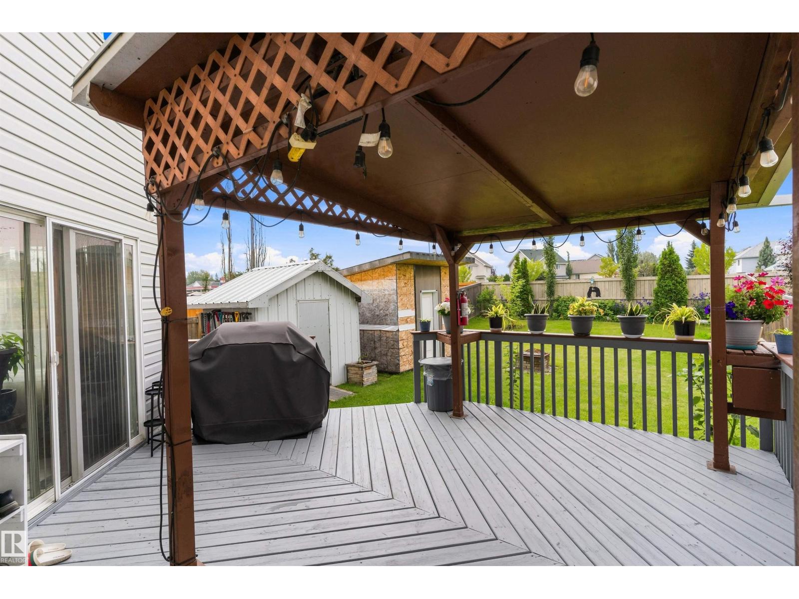 8521 8 AV SW - Image 33