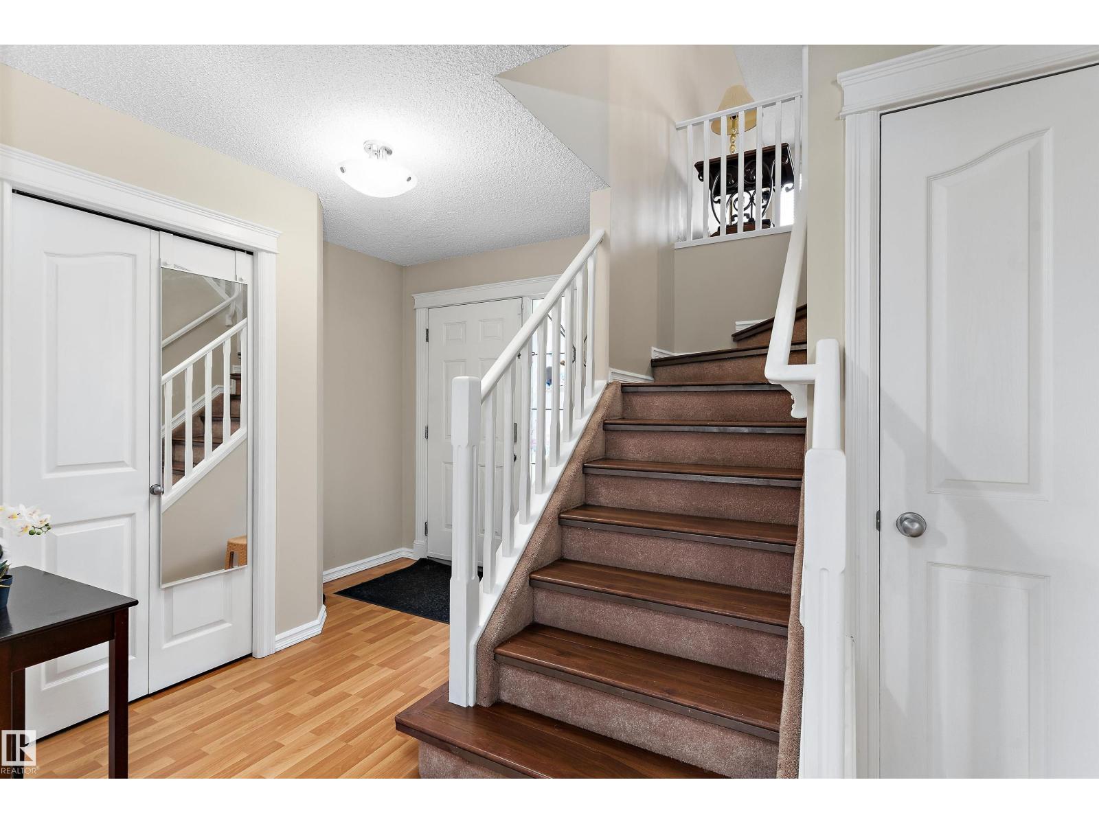 8521 8 AV SW - Image 3