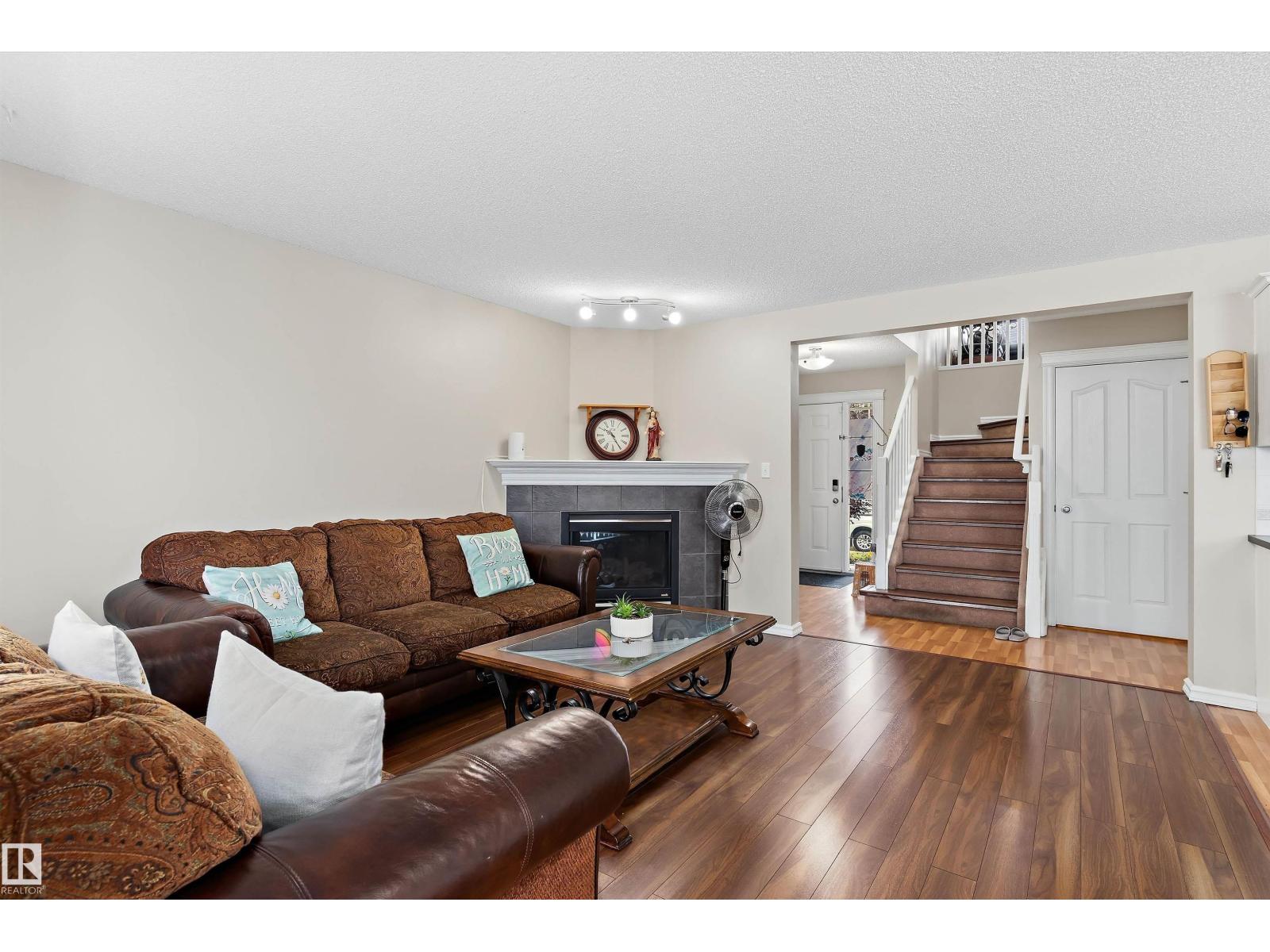 8521 8 AV SW - 5
