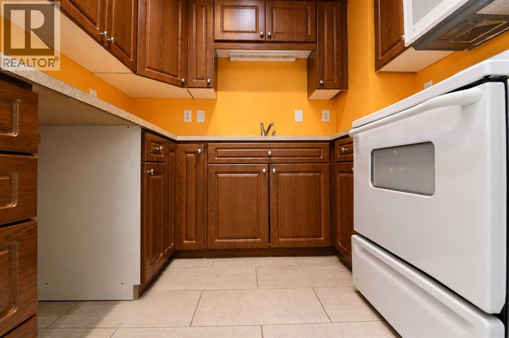 #208 9229 Lakeland Drive - 3