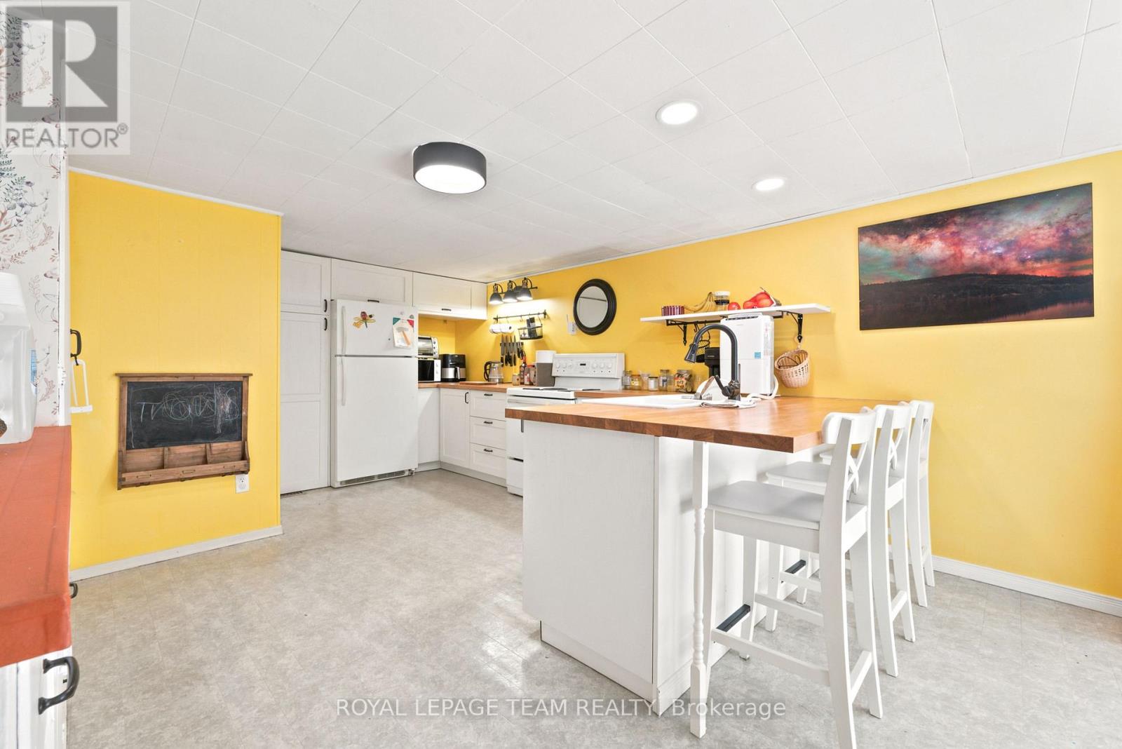 1448 PERRAULT ROAD - Image 16