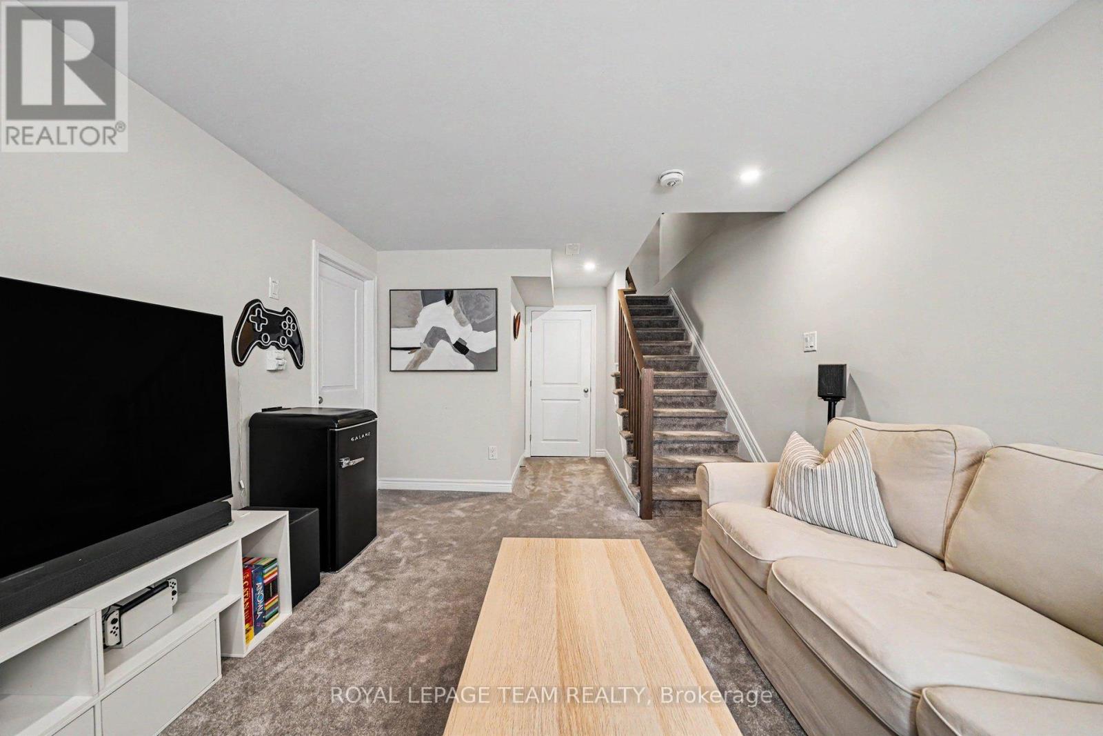 3 Bed, 3 Bath House for Sale in Ottawa – 108 JARDINIERE STREET, Ottawa – MLS# X13682402 - Image 27
