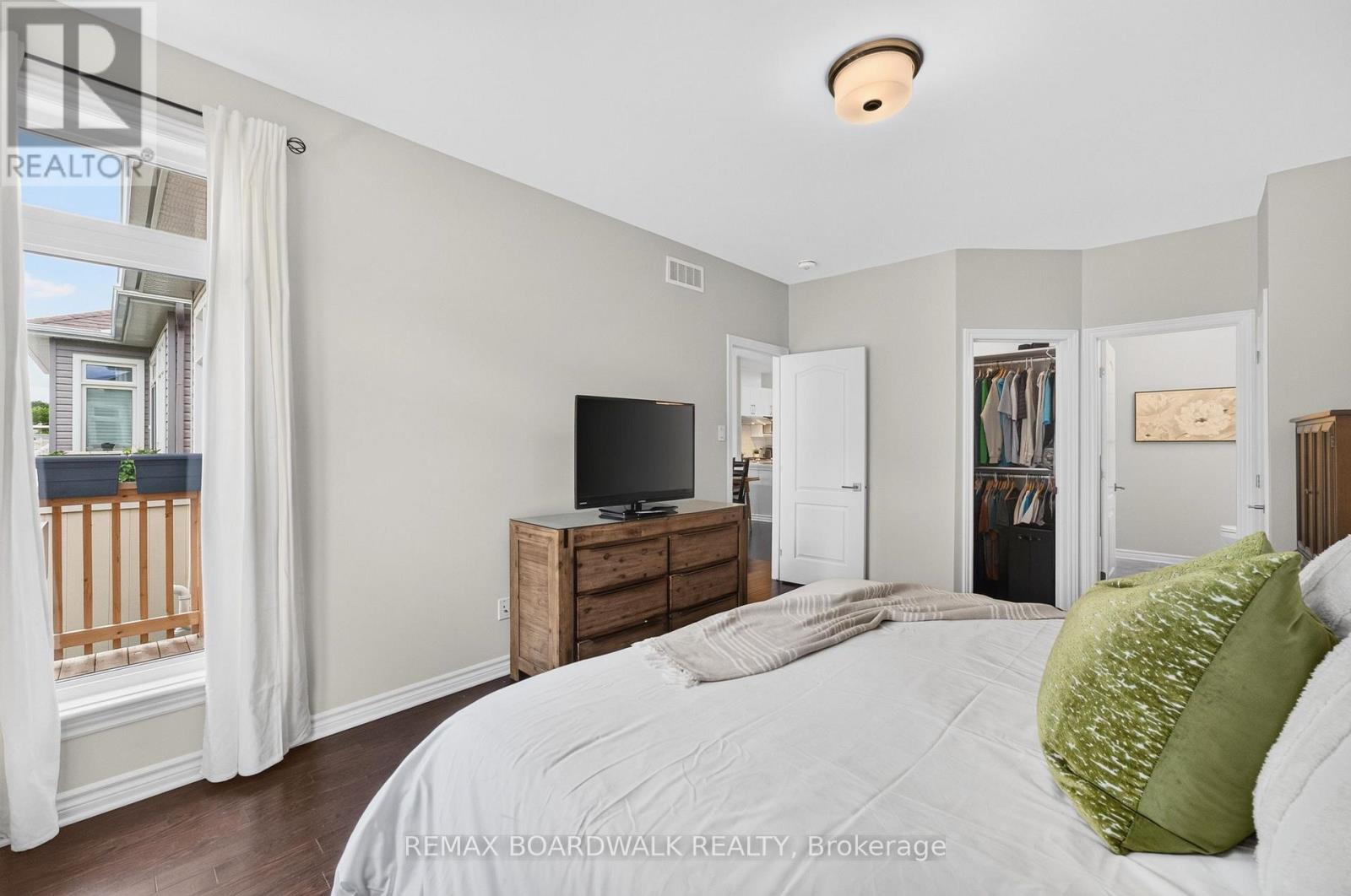 2 Bed, 3 Bath House for Sale in Ottawa – 224 MAYGRASS WAY, Ottawa – MLS# X13682478 - Image 25