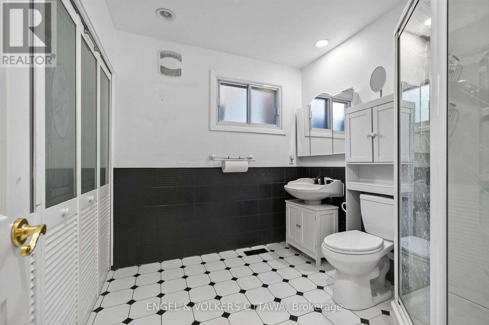 4 Bed, 2 Bath House for Sale in Ottawa – 905 GARWOOD AVENUE, Ottawa – MLS# X13682530 - Image 29
