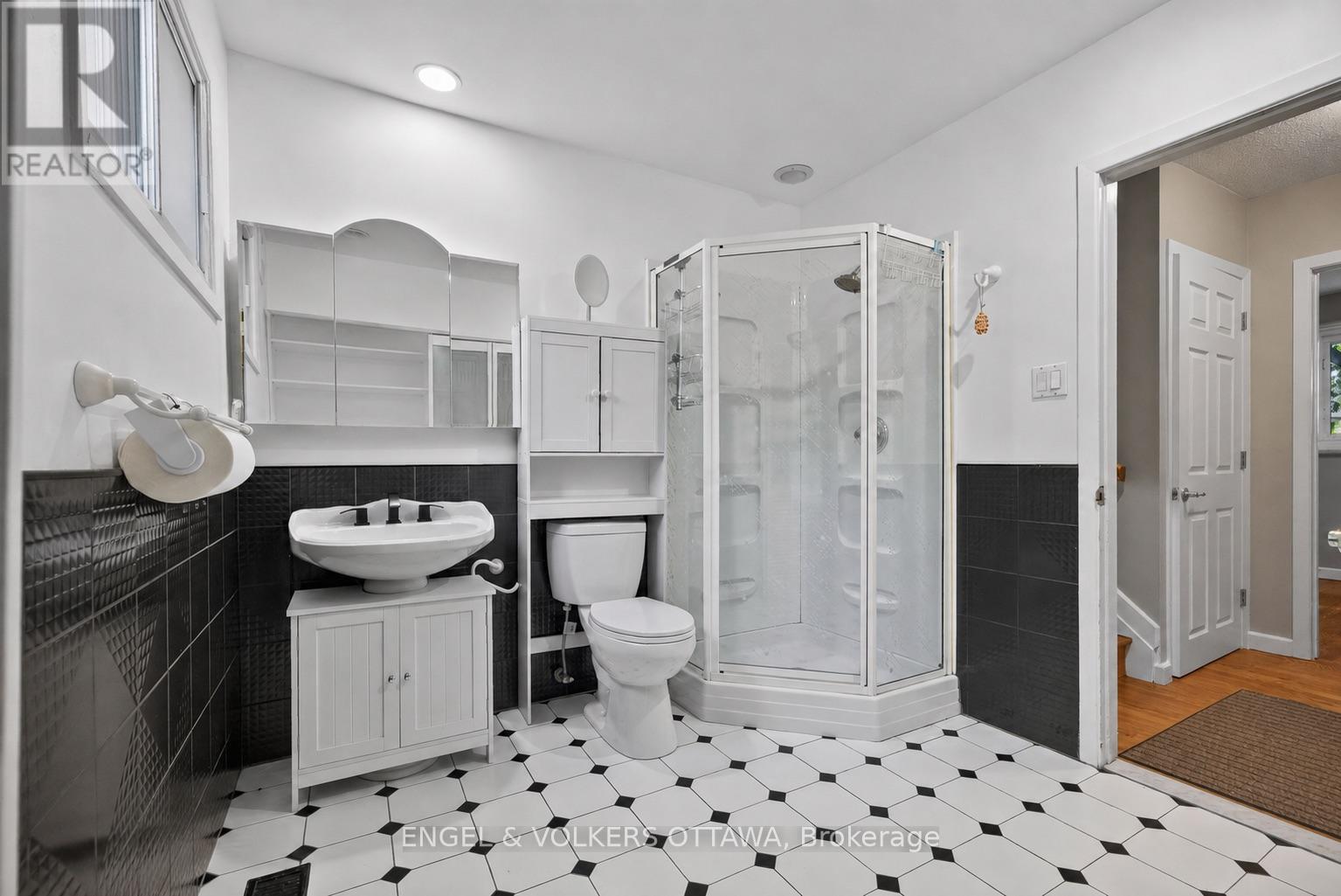 4 Bed, 2 Bath House for Sale in Ottawa – 905 GARWOOD AVENUE, Ottawa – MLS# X13682530 - Image 30
