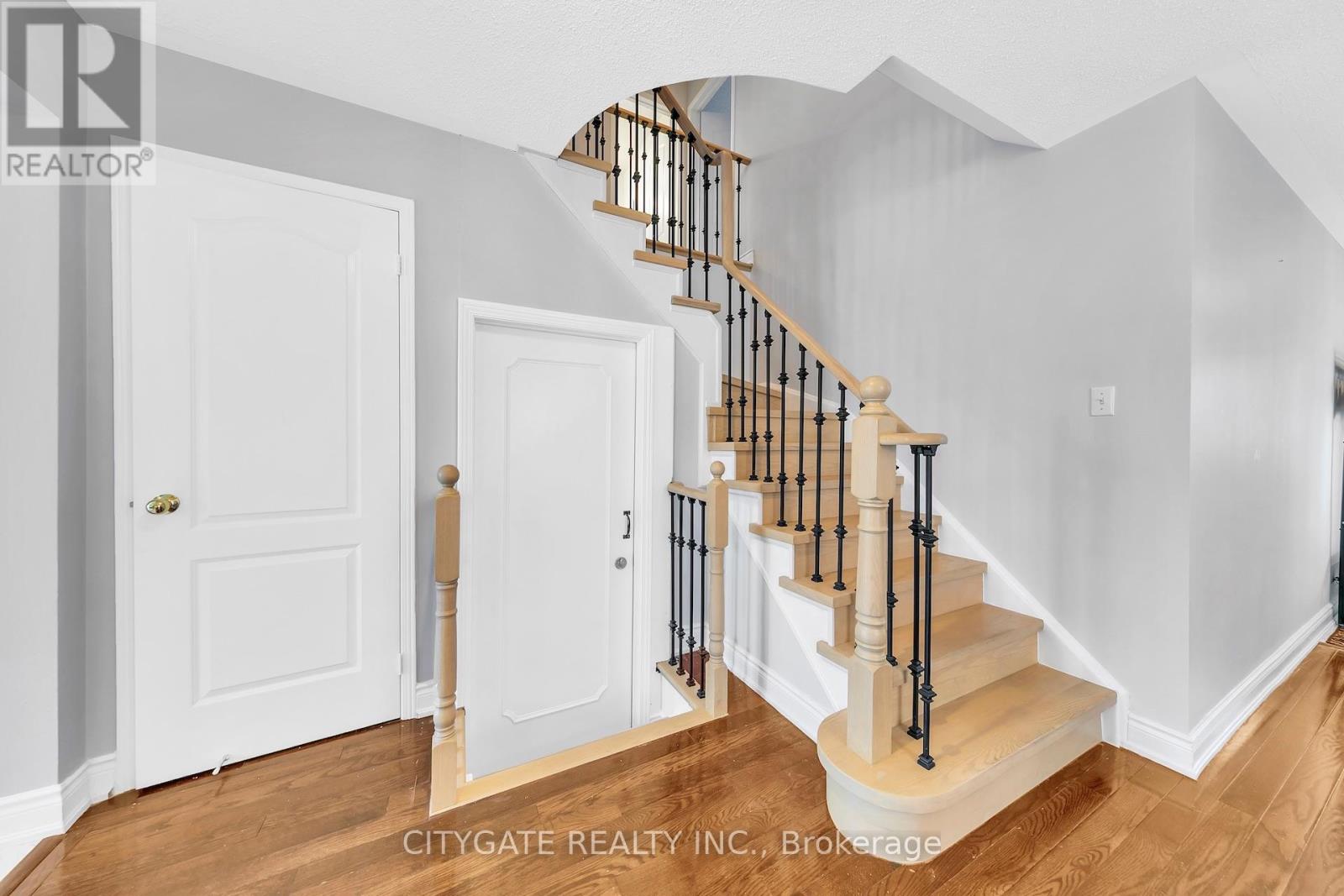 40 LINDERWOOD DRIVE - 15