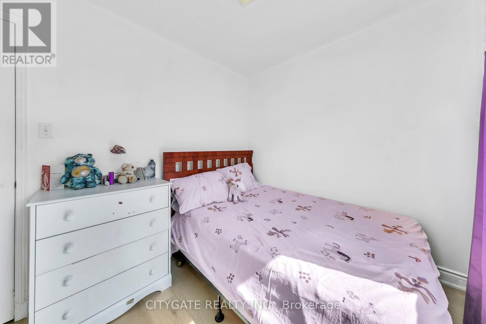40 LINDERWOOD DRIVE - 19