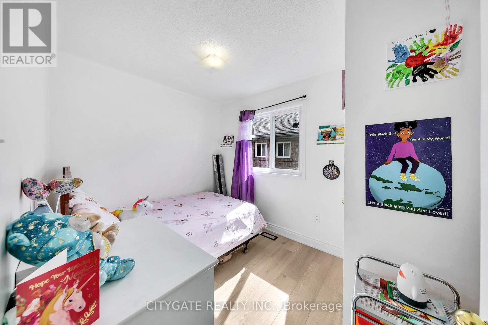 40 LINDERWOOD DRIVE - 20