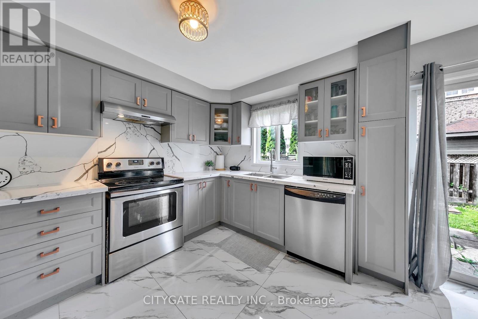 40 LINDERWOOD DRIVE - 5