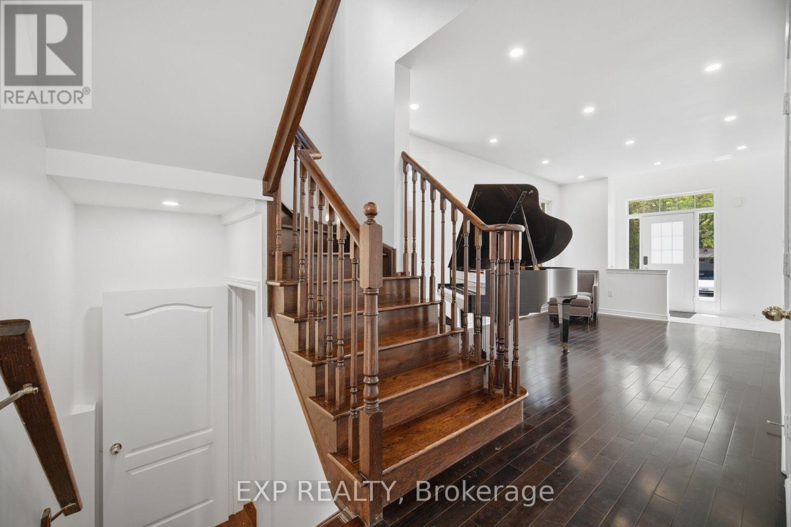 363 HOLMES CRESCENT - 29