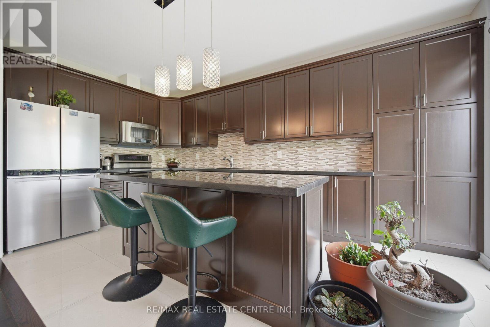 2425 QUETICO CRESCENT - 11