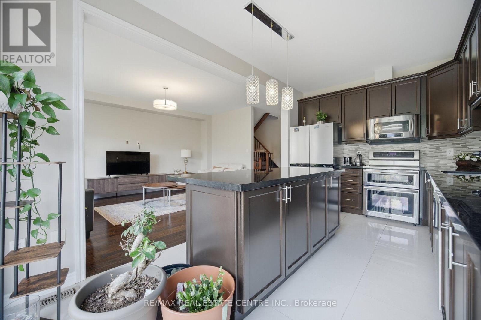 2425 QUETICO CRESCENT - 12
