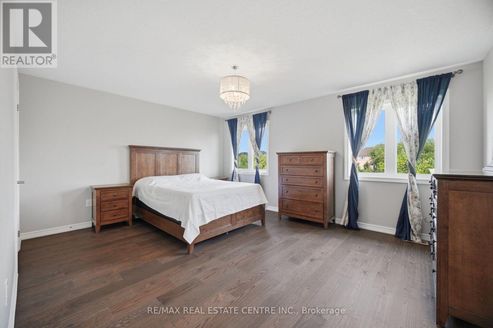 2425 QUETICO CRESCENT - 22