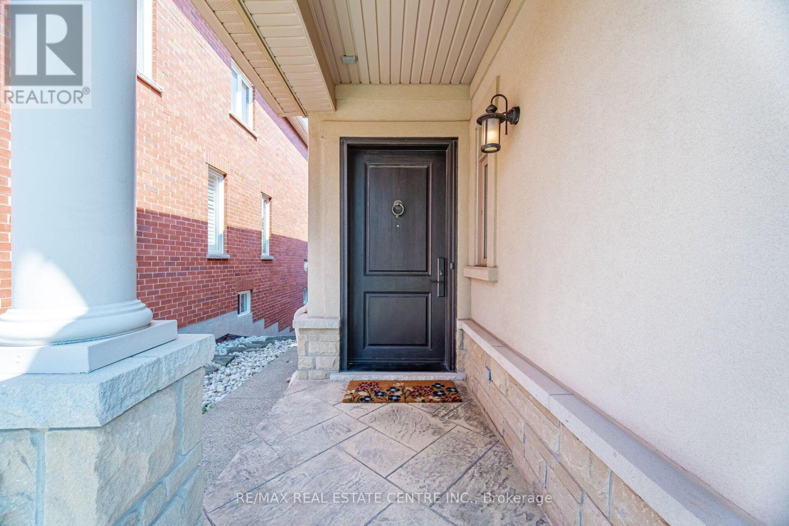 2425 QUETICO CRESCENT - 3