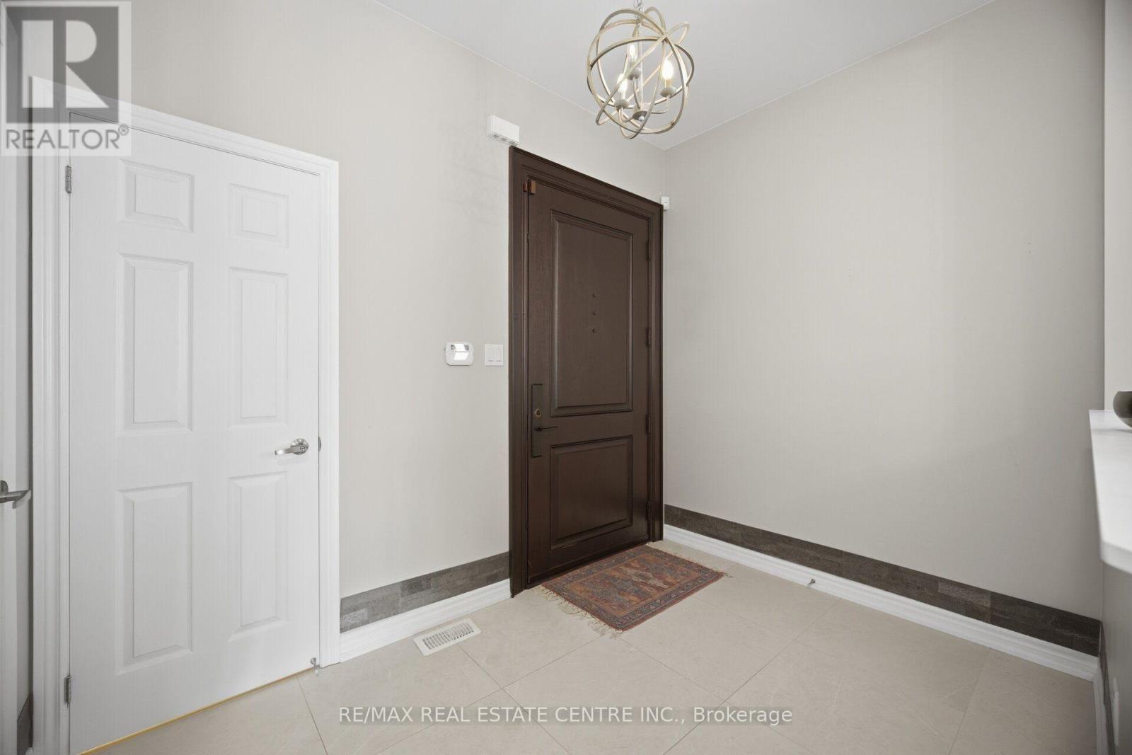 2425 QUETICO CRESCENT - 4