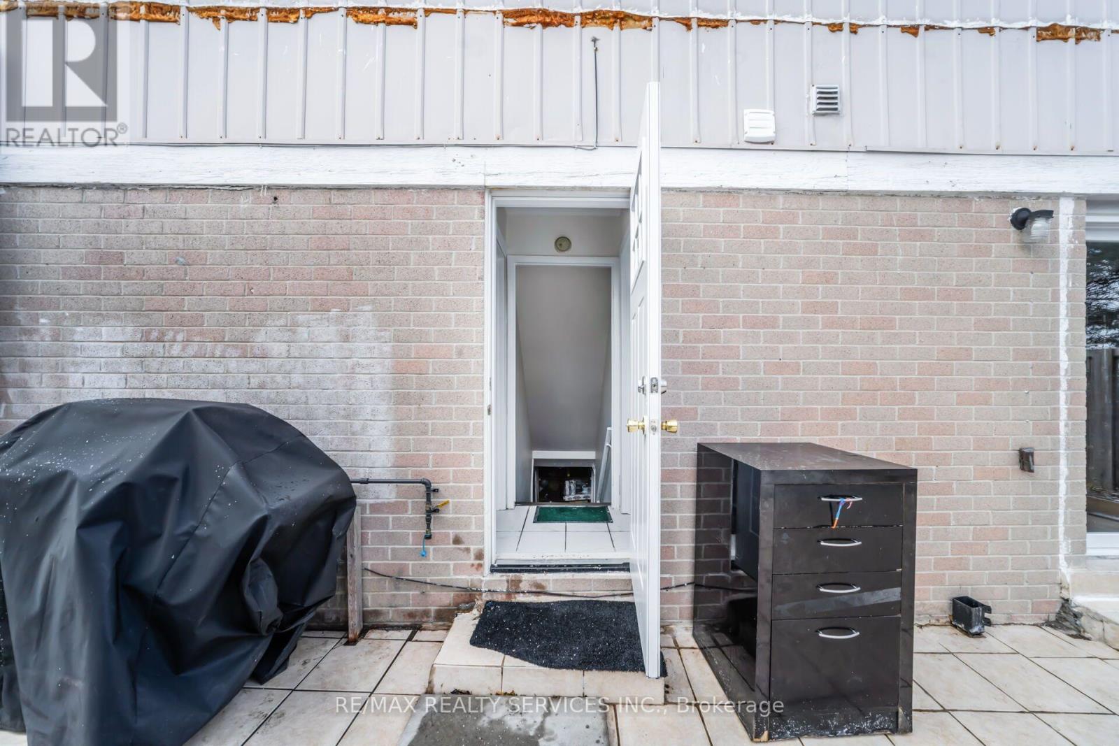 11 JULIETTE SQUARE - Image 43