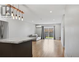 34 Essex Crescent, West Royalty, PE C1E3P4 Photo 12