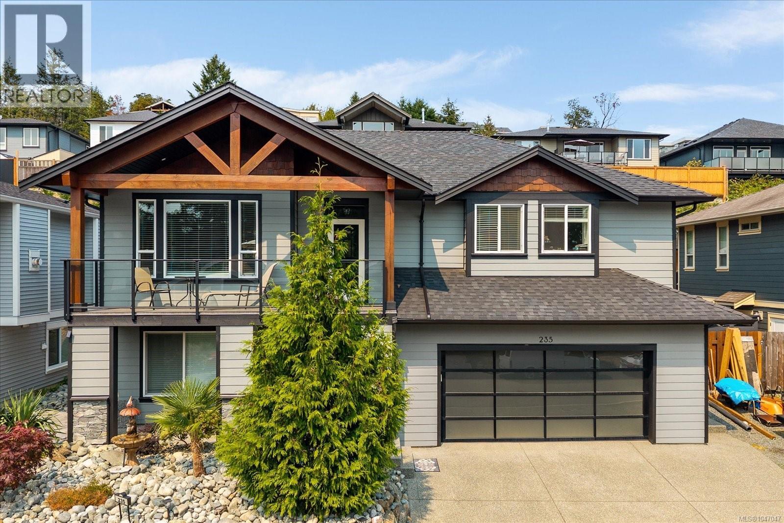 235 Golden Oaks Cres - 1