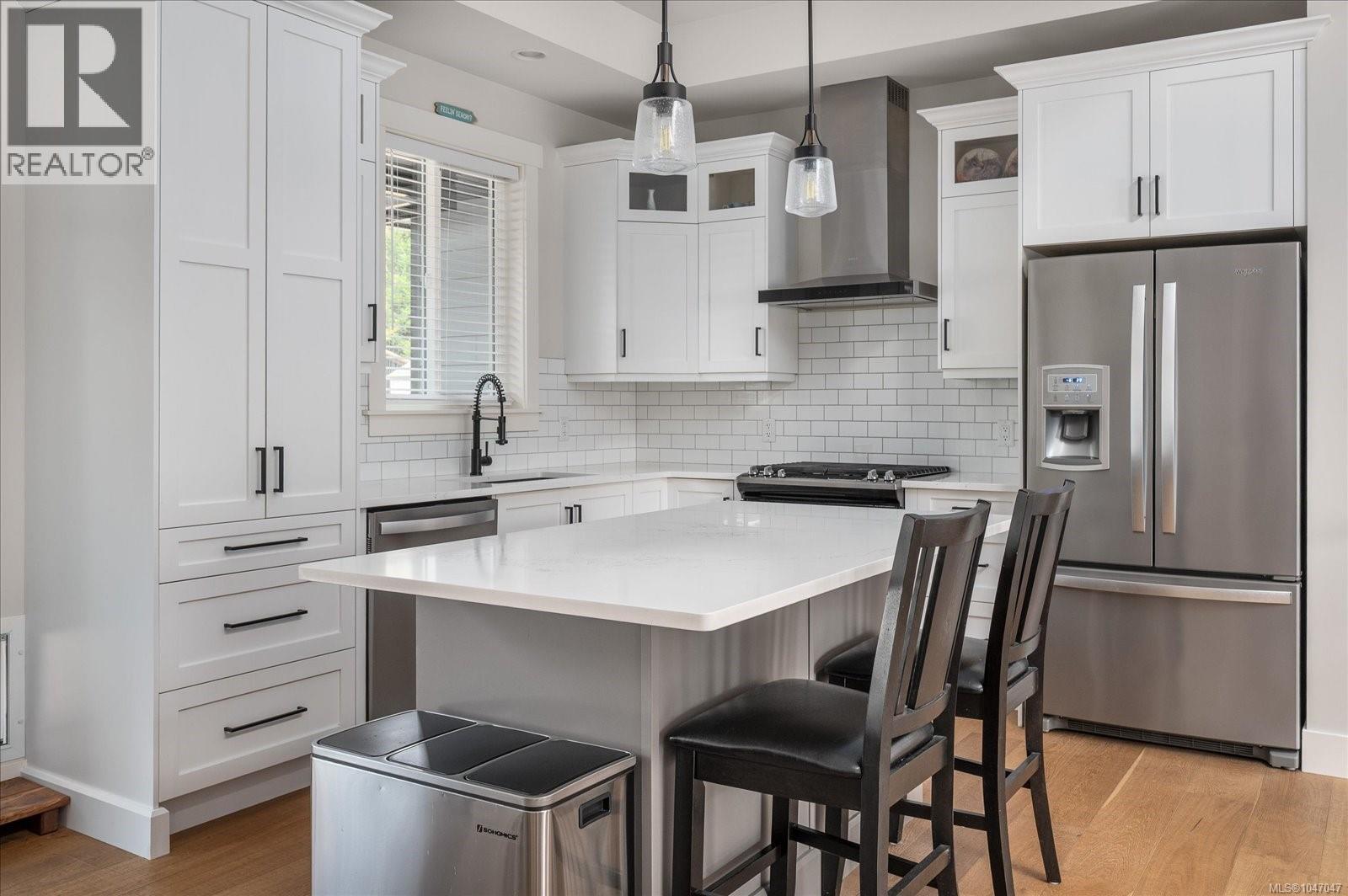 235 Golden Oaks Cres - 12