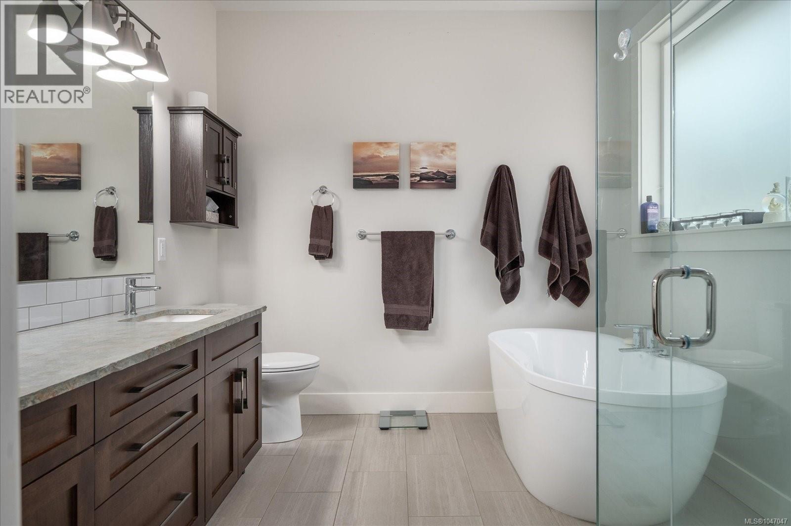 235 Golden Oaks Cres - 21