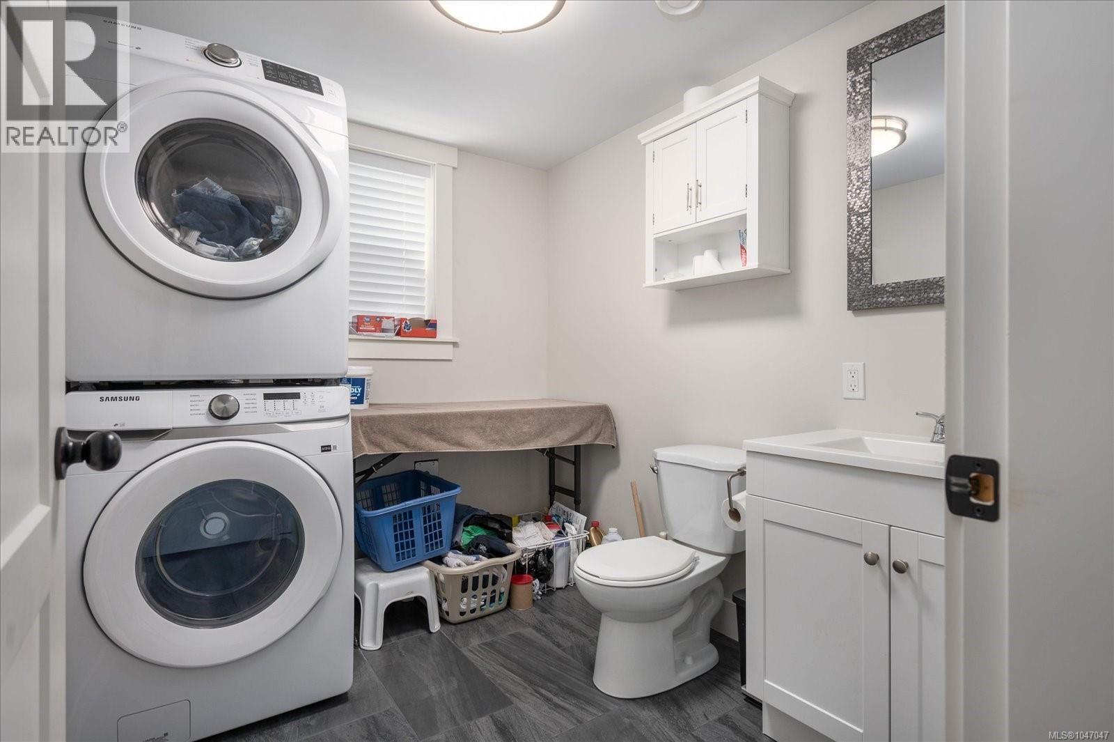 235 Golden Oaks Cres - 30