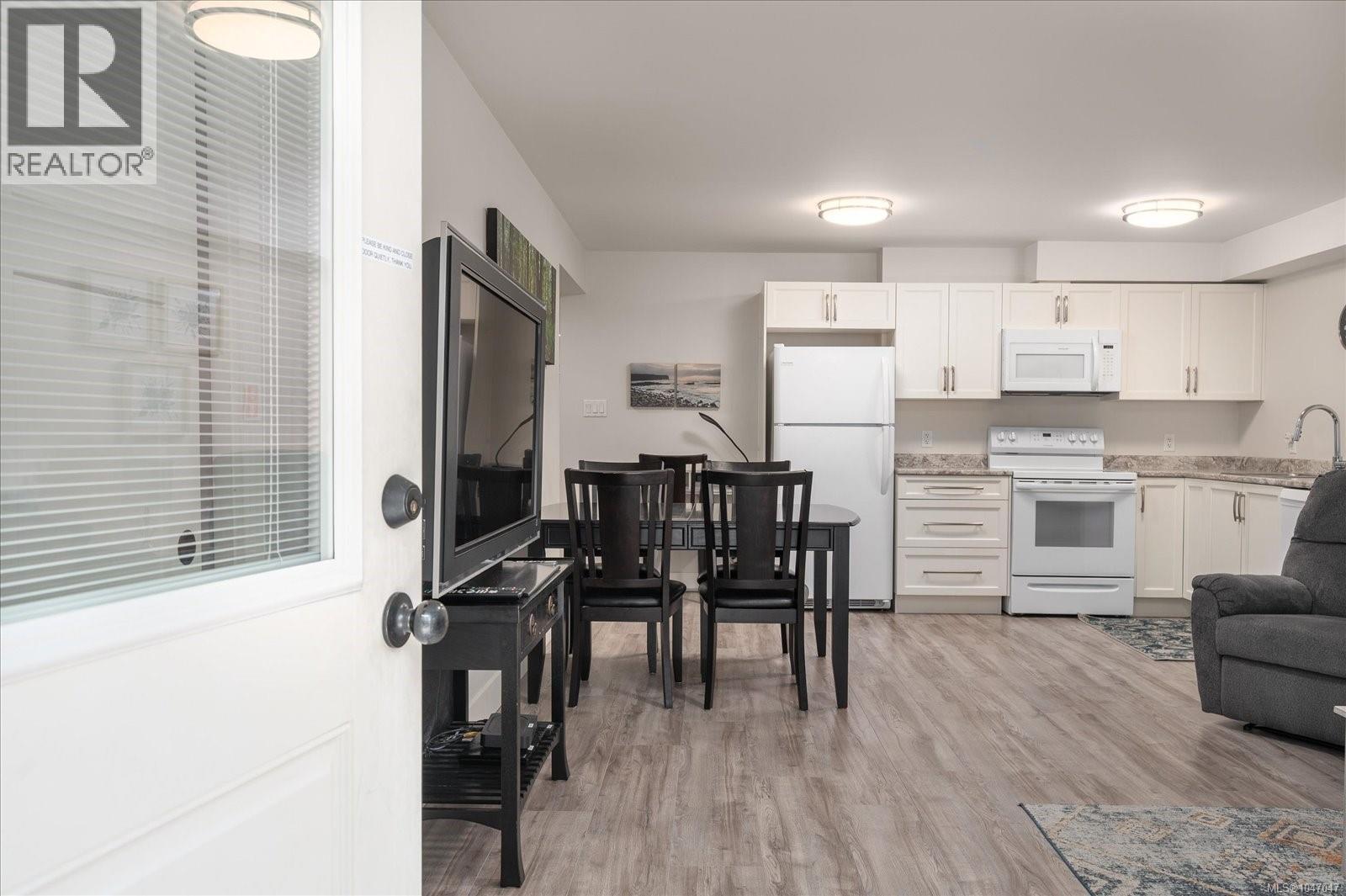 235 Golden Oaks Cres - Image 35