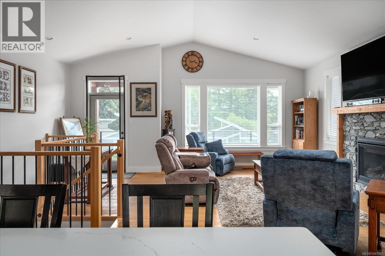 235 Golden Oaks Cres - 5