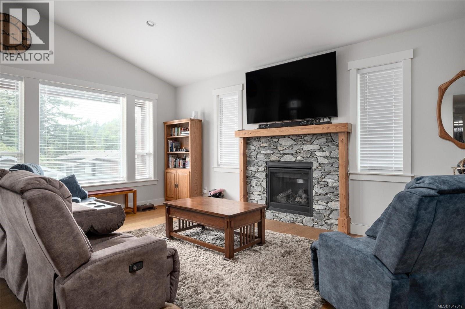 235 Golden Oaks Cres - Image 6