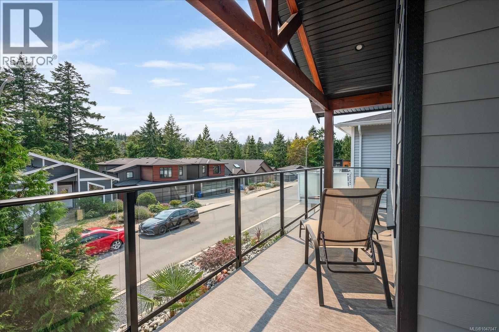 235 Golden Oaks Cres - 9