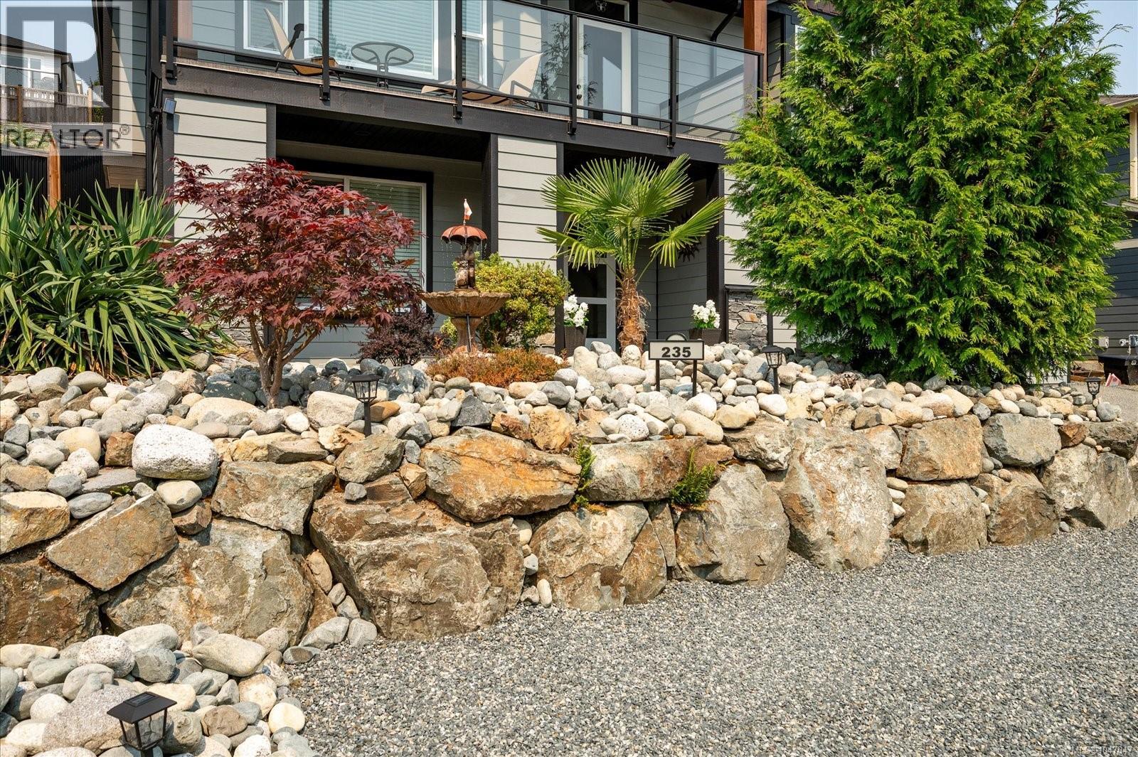 235 Golden Oaks Cres - 51