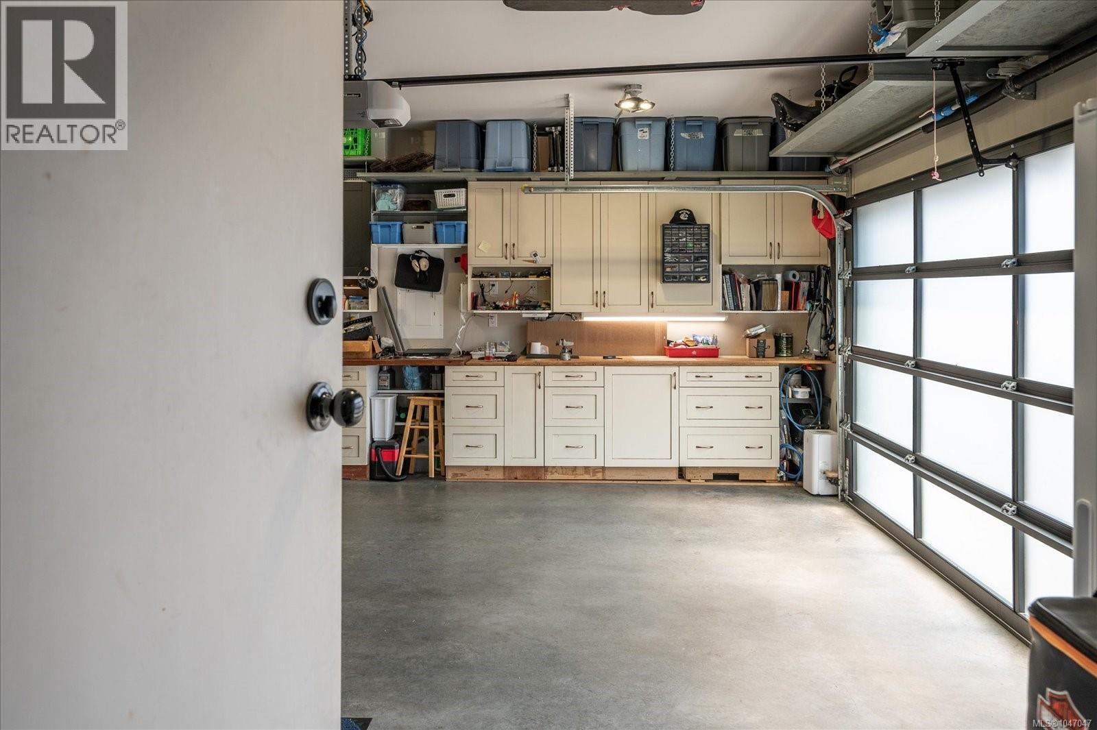 235 Golden Oaks Cres - 31