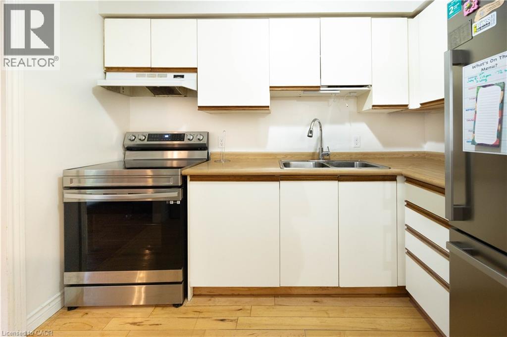 10 EVERGREEN Court - 6