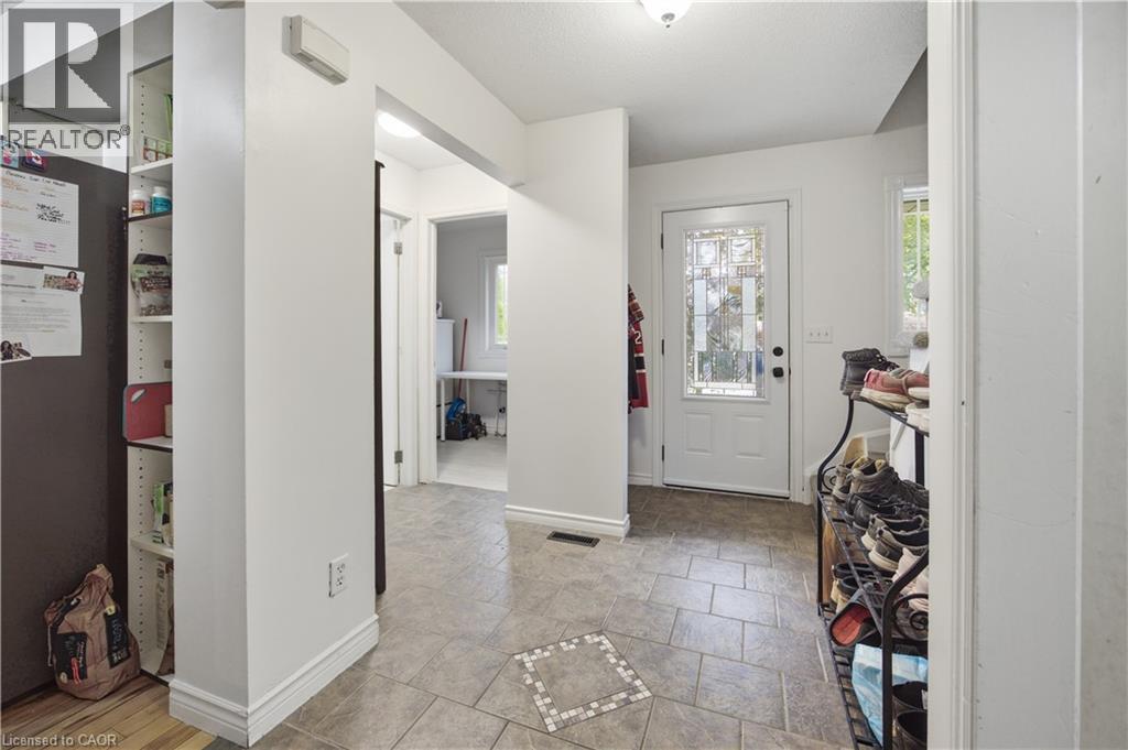 10 EVERGREEN Court - Image 4