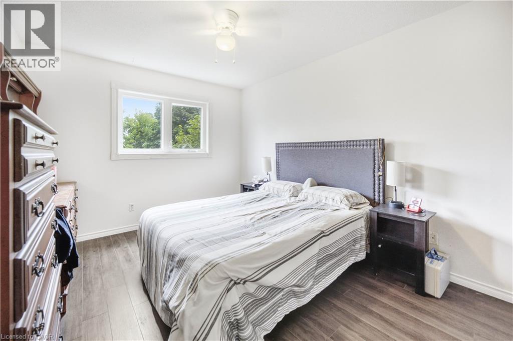10 EVERGREEN Court - Image 17