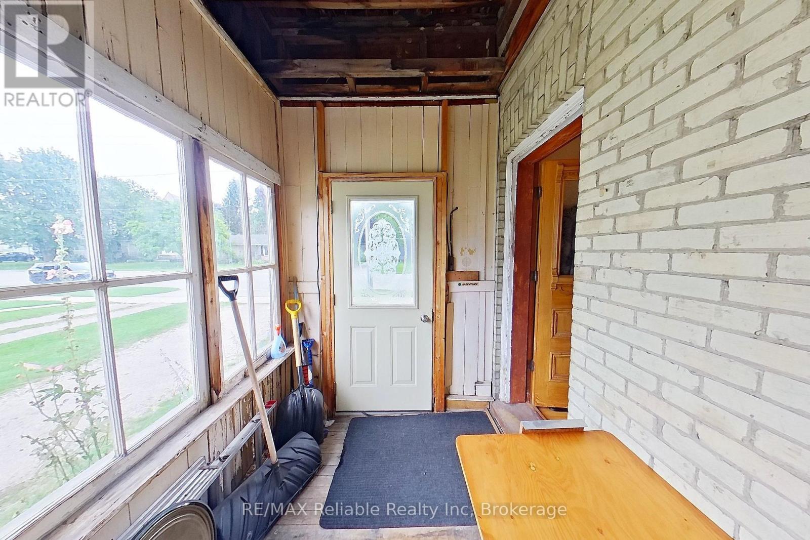 33 PRINCESS STREET E - 31