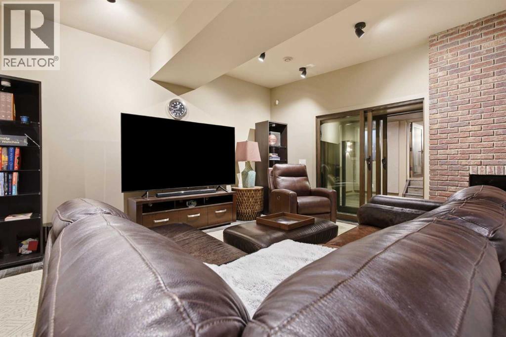 615 Crescent Boulevard SW - 31
