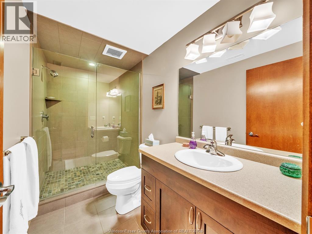 58 FAIRWAY CRESCENT - 35