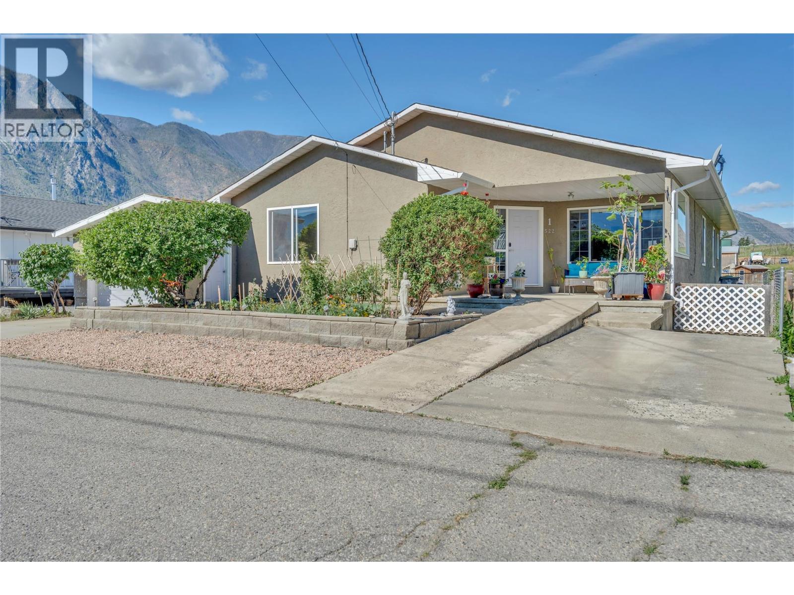1 522 Vansanten Road, Keremeos