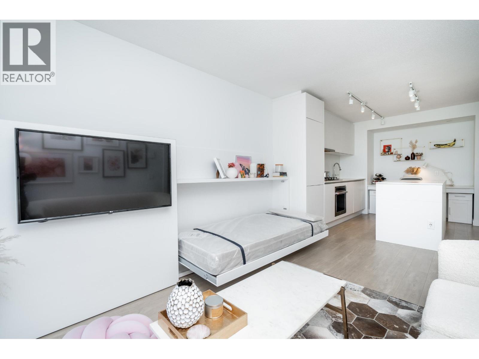 2810 908 QUAYSIDE DRIVE, New Westminster