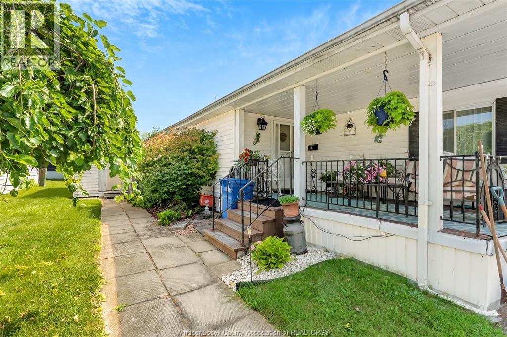 4 ROBIN COURT - 26