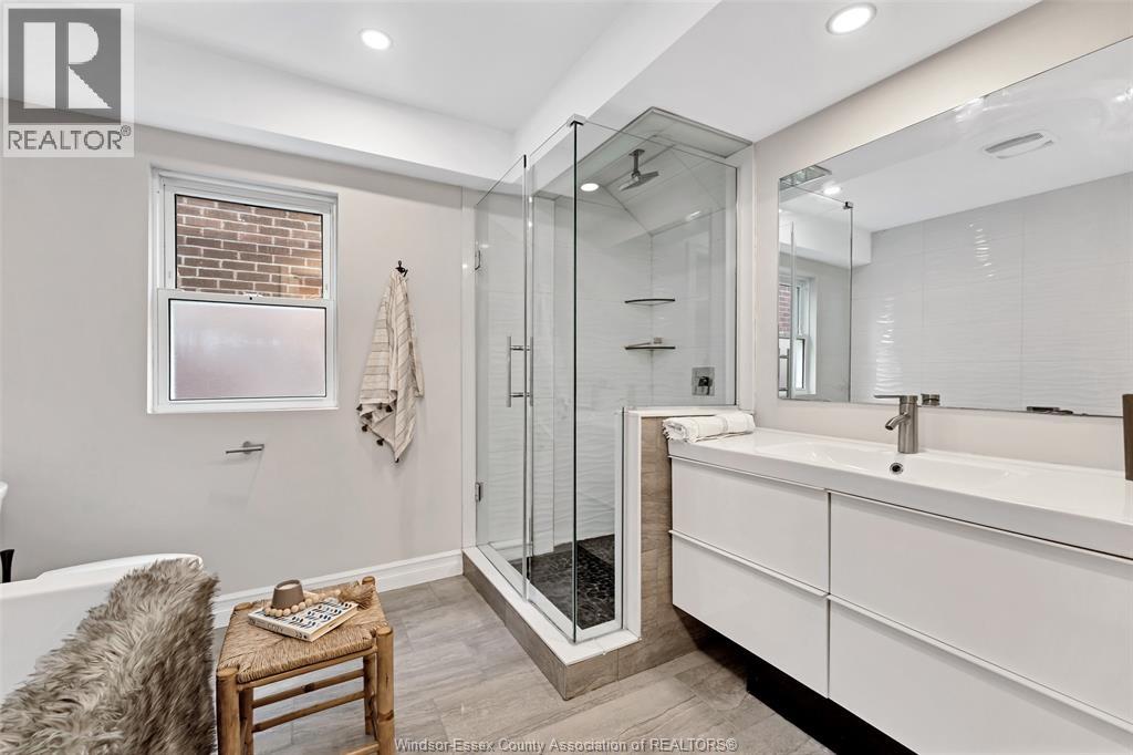 1362 ELSMERE - 22