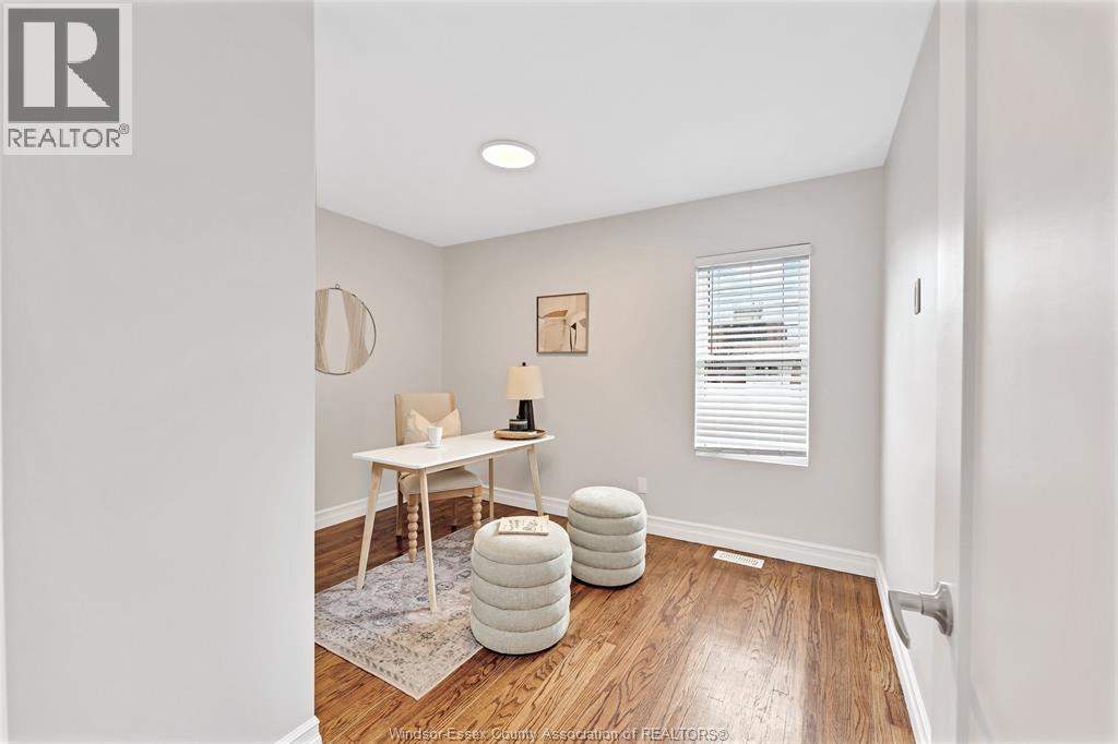 1362 ELSMERE - 24