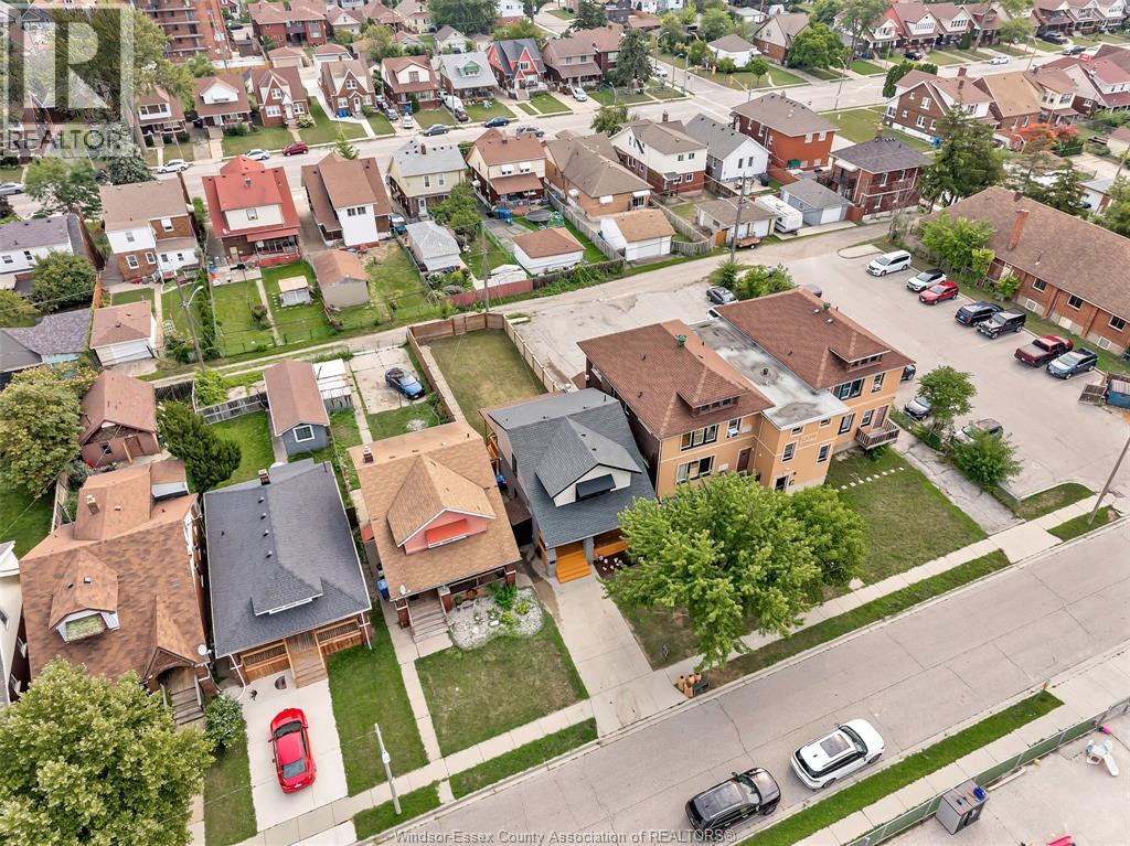 1362 ELSMERE - 32