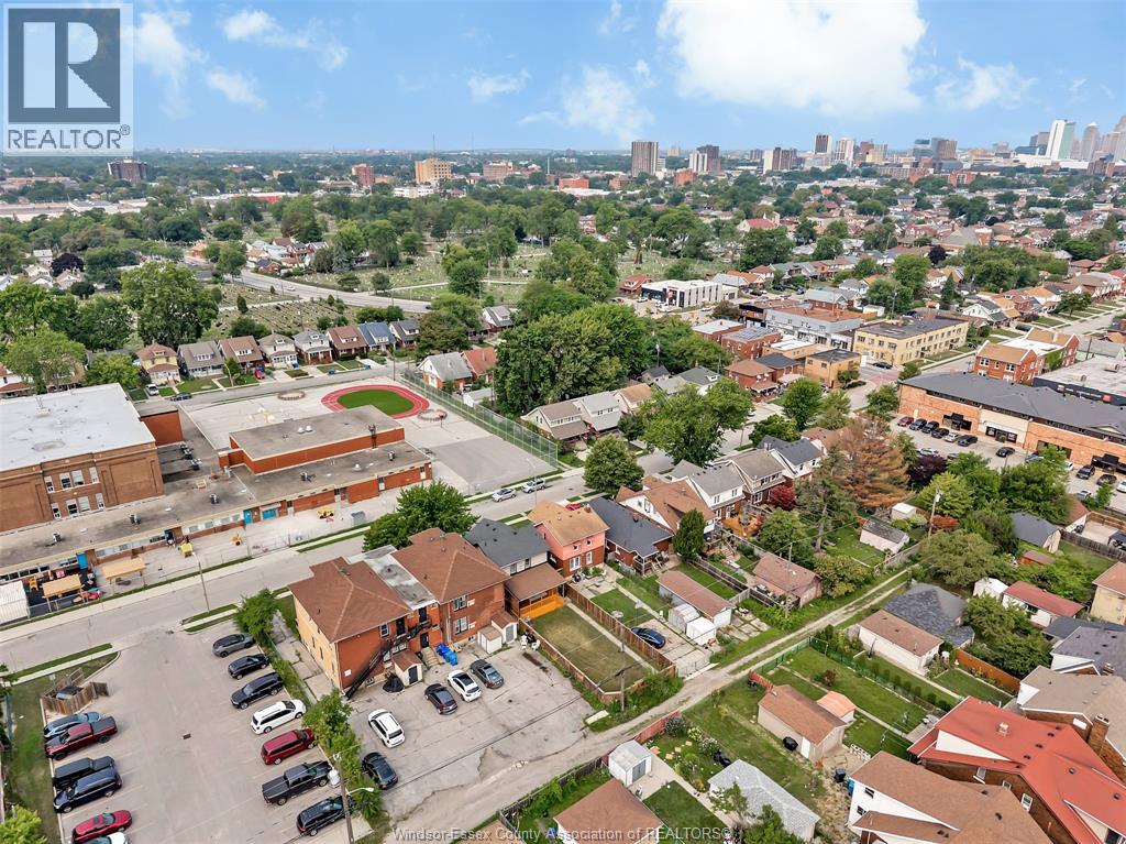 1362 ELSMERE - Image 34