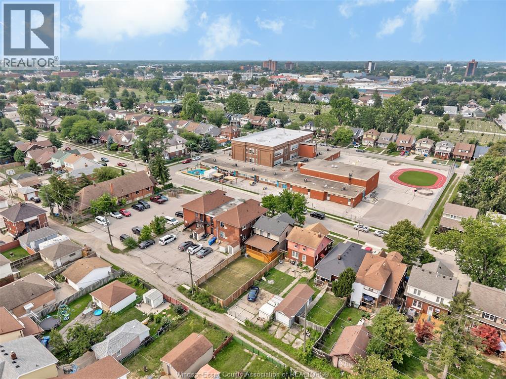 1362 ELSMERE - 35